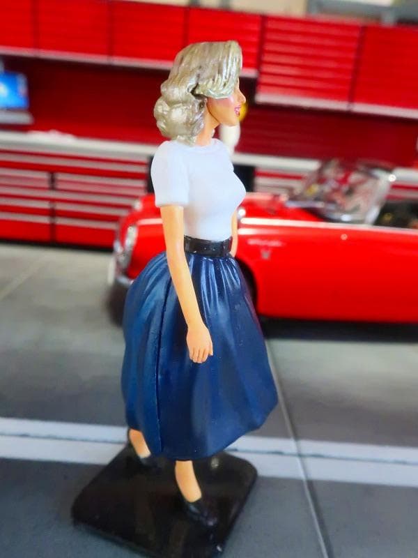 1/24 50s スタイル アメリカンガール フィギュア 紺色スカートVer