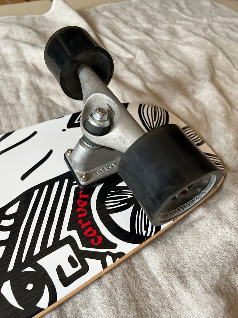 Carver スケートボード（サーフスケート）YAGO DORAコラボデザイン