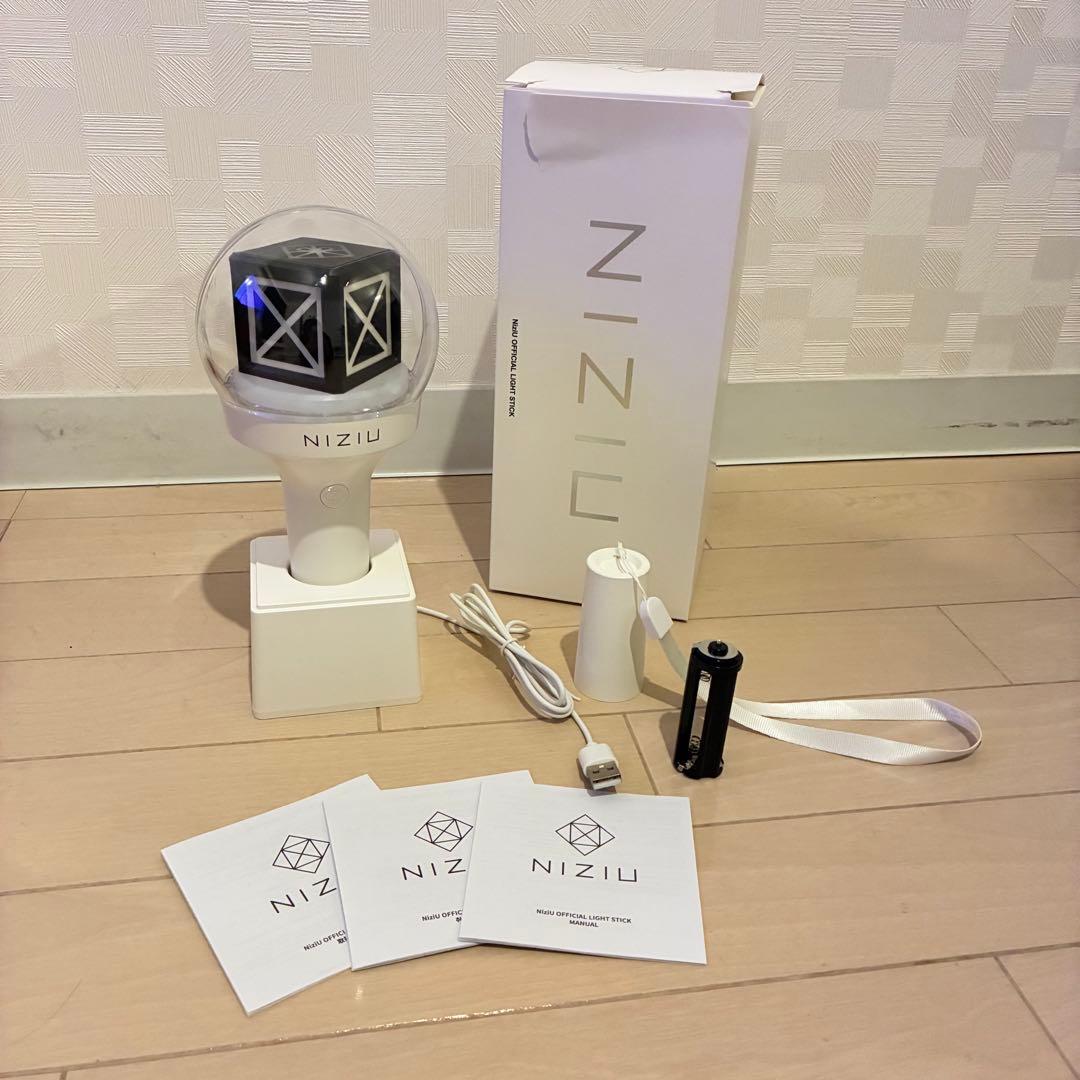 【NiziU】ペンライト　ペンライトカバー　うちわケース