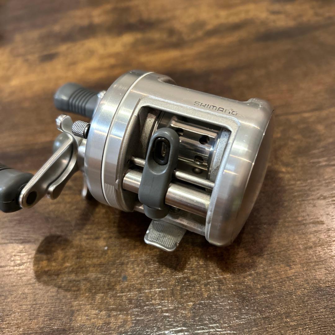 シマノ 92カルカッタ100 右