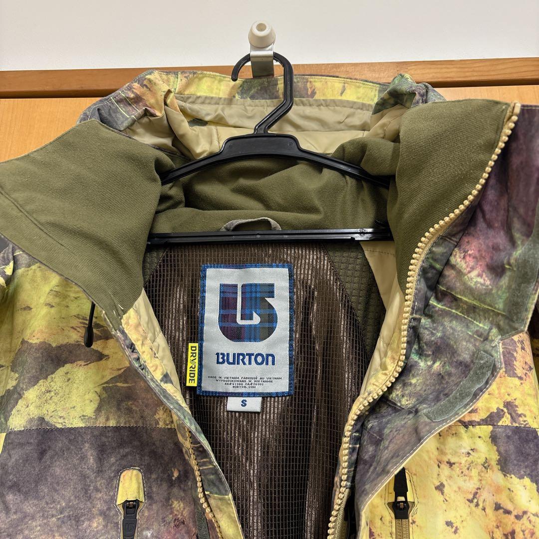 BURTON スノーウェア　スノーボード　雪山　ウィンタースポーツ　バートン