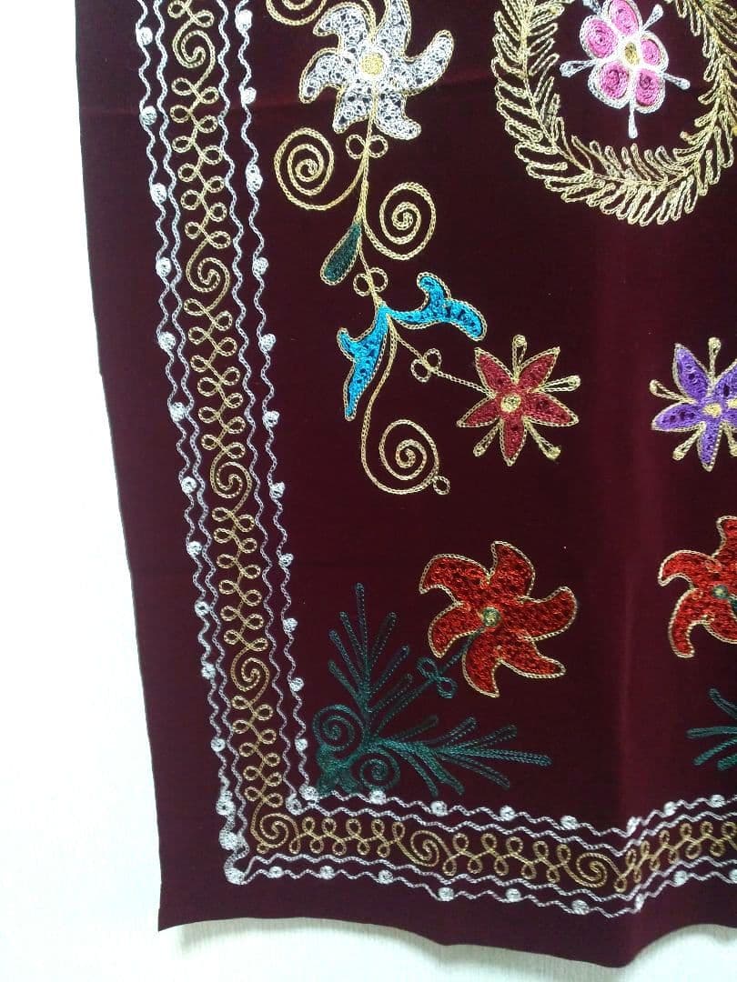 80年代製　ウズベキスタン製　ヴィンテージ　スザニ刺繍　テーブルクロス　壁掛け