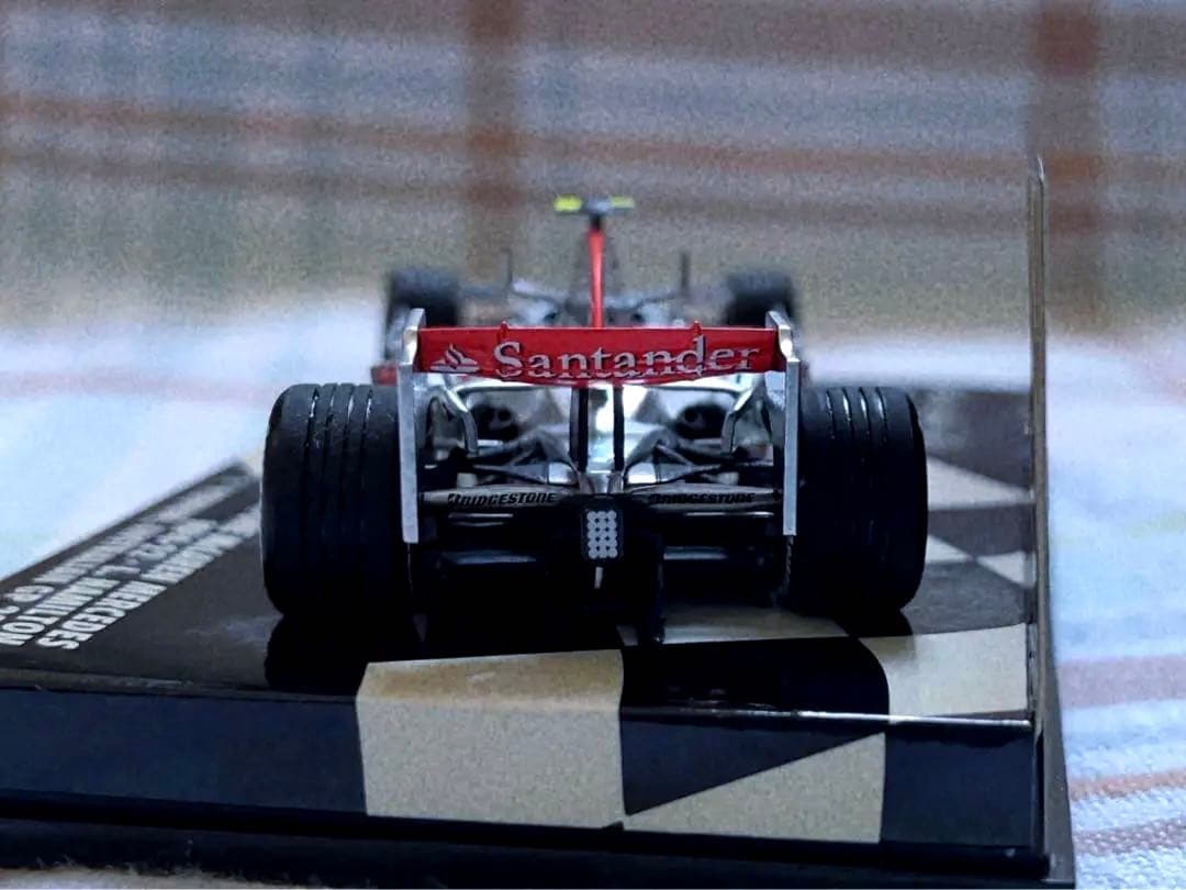 ミニチャンプス 1/43 マクラーレンMP4-22 ハミルトン デビュー戦仕様