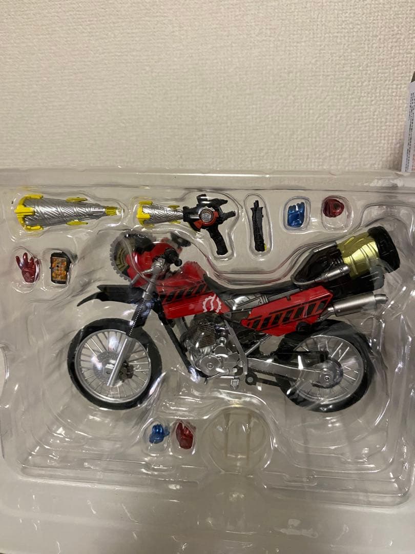 S.H.Figarts マシンビルダー　アクションフィギュア　仮面ライダービルド