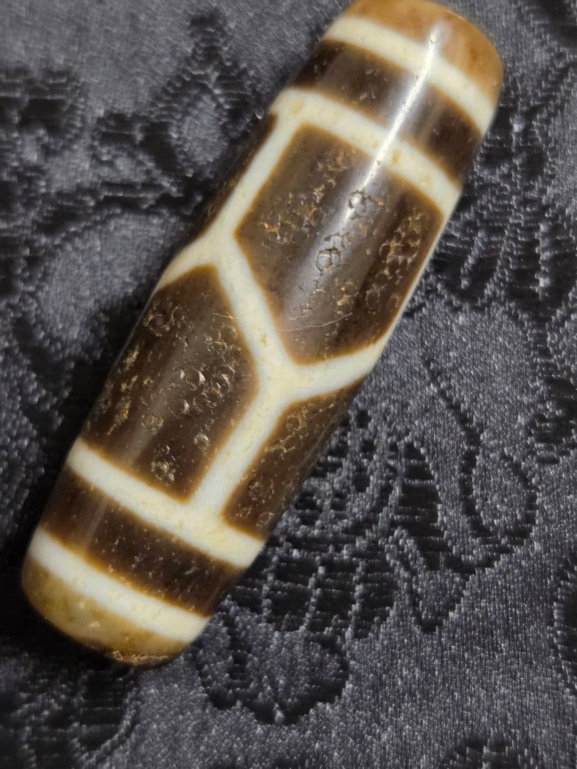 097　天珠　正統派　上質　亀甲長壽天珠　dzibeads　！