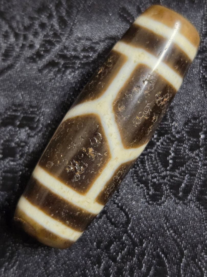 097　天珠　正統派　上質　亀甲長壽天珠　dzibeads　！