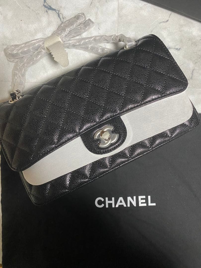 CHANELノベルティ キャビアスキンマトラッセ　シルバー　 VIPノベルティ