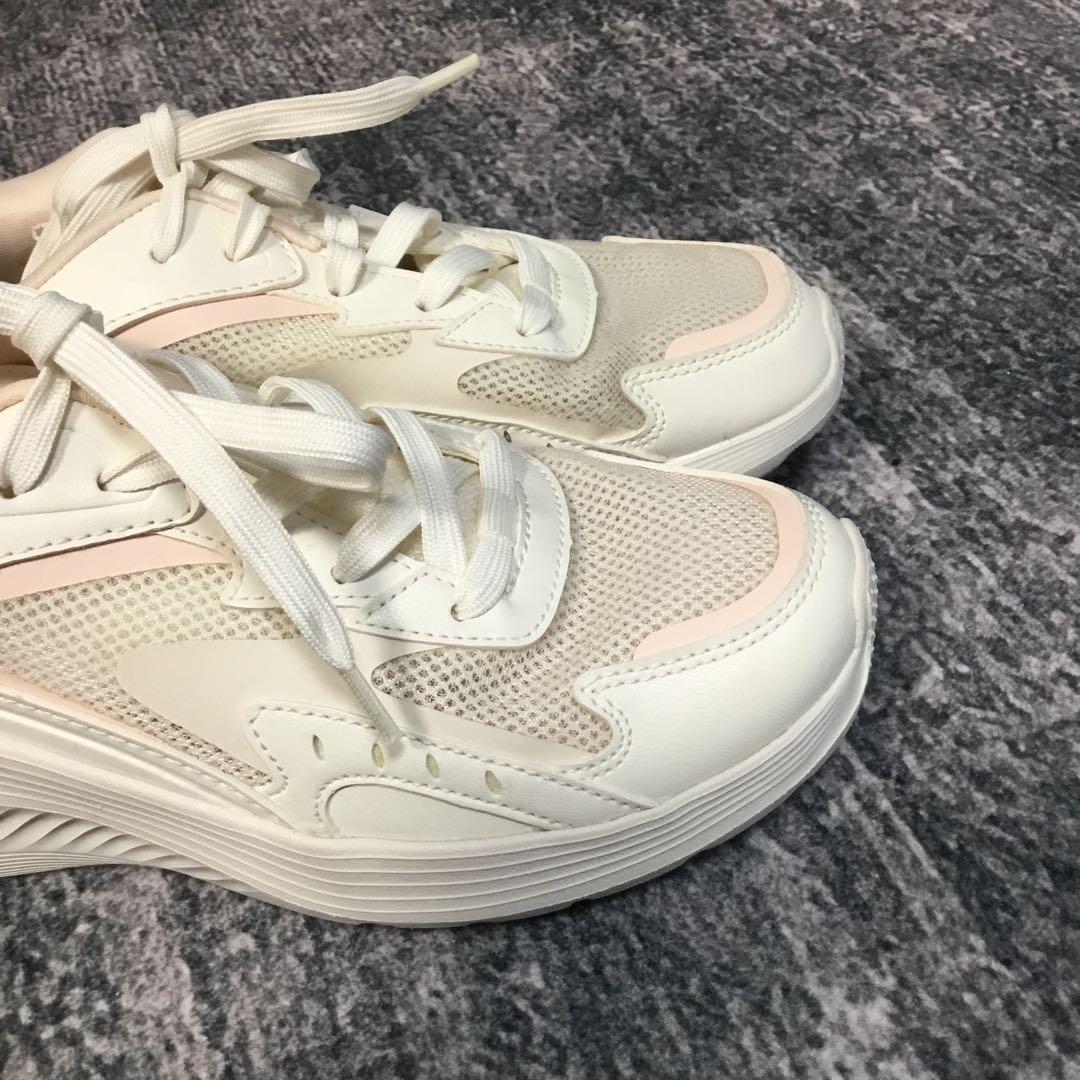 Skechers 女性用スニーカー ホワイト