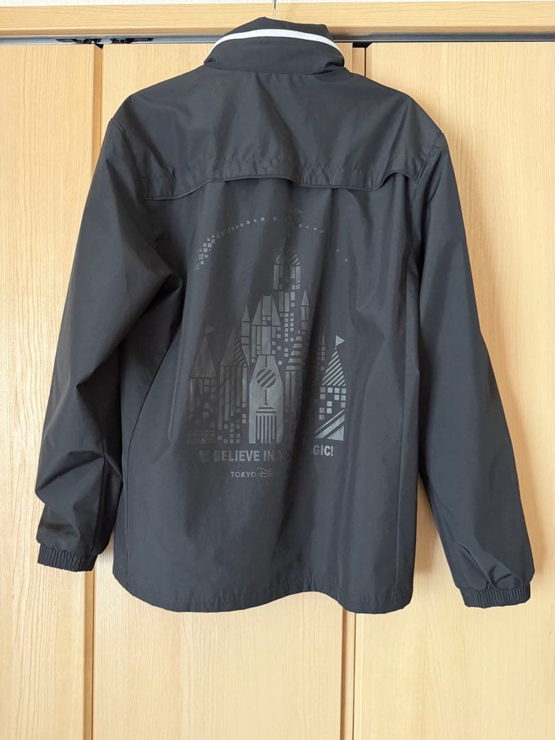 adidas 東京ディズニーリゾート コラボ ウィンドブレーカー