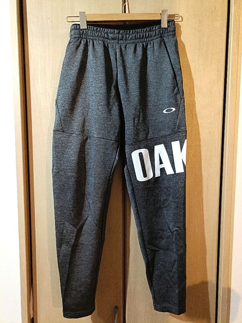 【オークリー】上下セットアップ ストレッチ素材スウェット