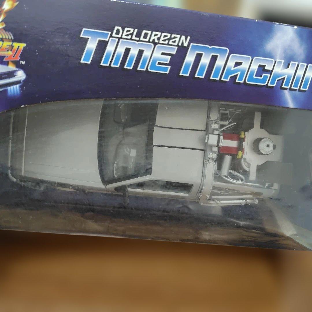 DeLorean Time Machine 1:24　バックトゥーザフューチャー