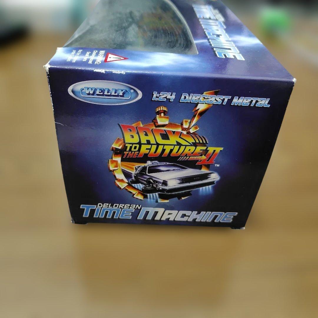 DeLorean Time Machine 1:24　バックトゥーザフューチャー