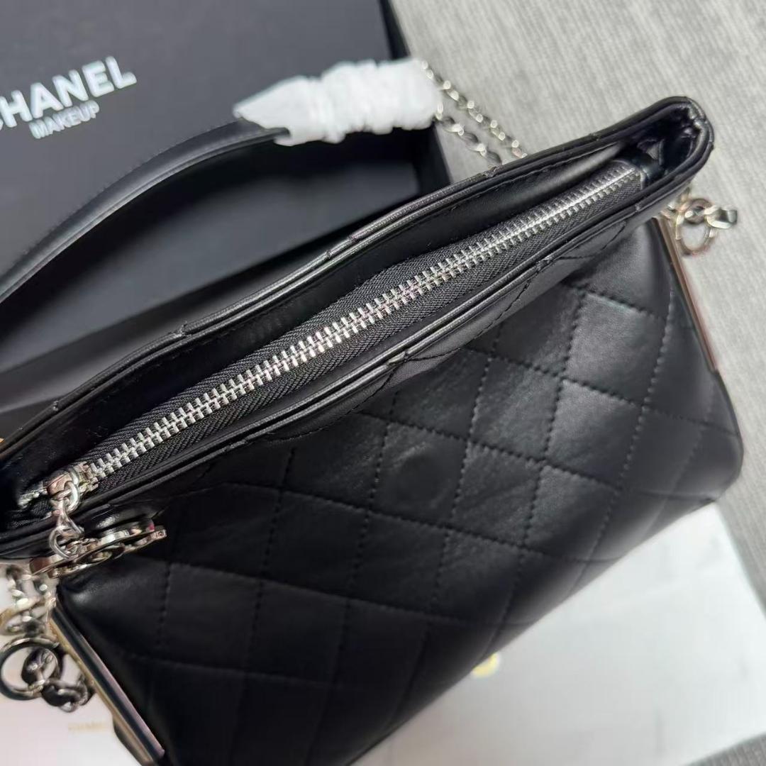 新品☆ 非売品 ブラックレザー ショルダーバッグsq