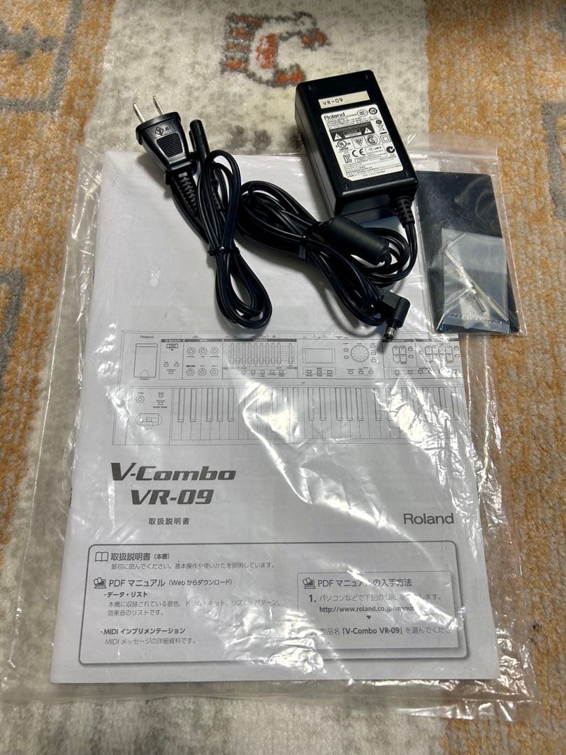 Roland VR-09 V-Combo シンセサイザー