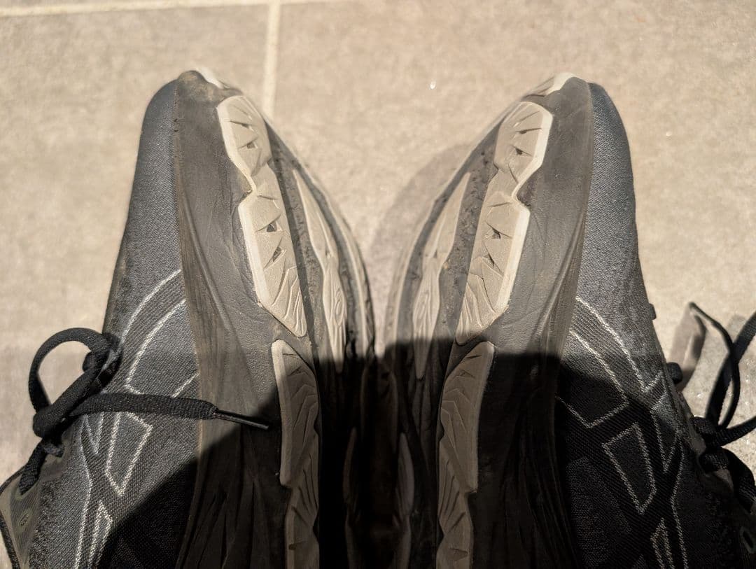 アシックス　asics　ブラック　NOVABLAST 4　27.5cm wide