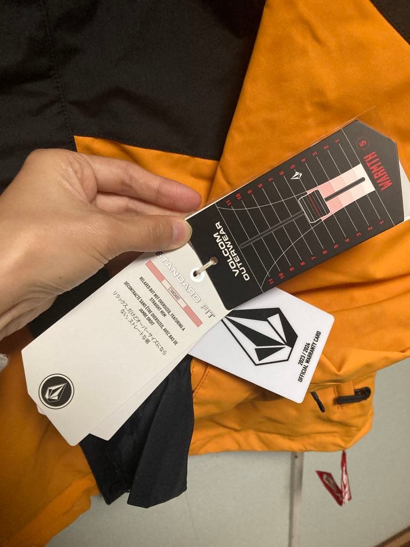 Volcom スノーボード用防水ジャケット 黒オレンジ