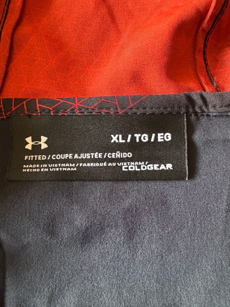 Under Armour ColdGear フード付きジャケットとパンツセット