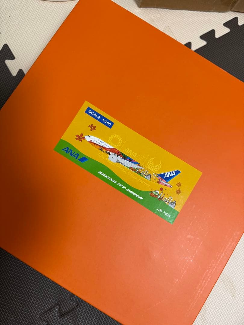 jcウィングス　B777 ANA 特別塗装機体モデル 1/200 ①