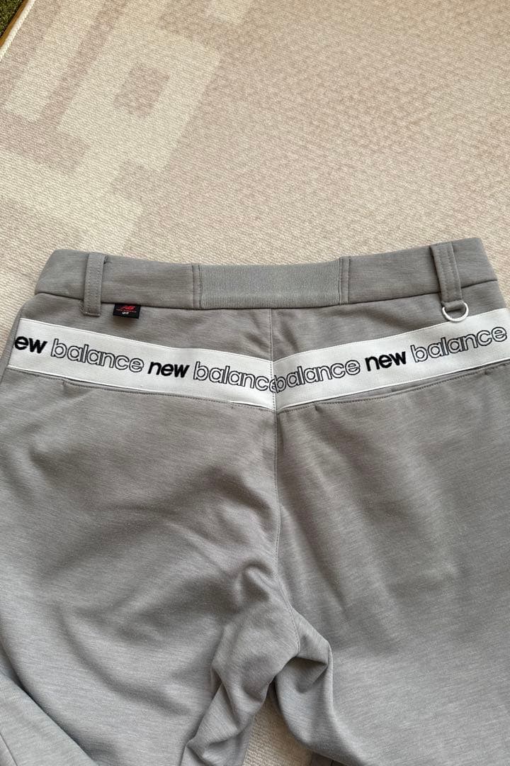 New Balance タートルネックセーター・パンツセット