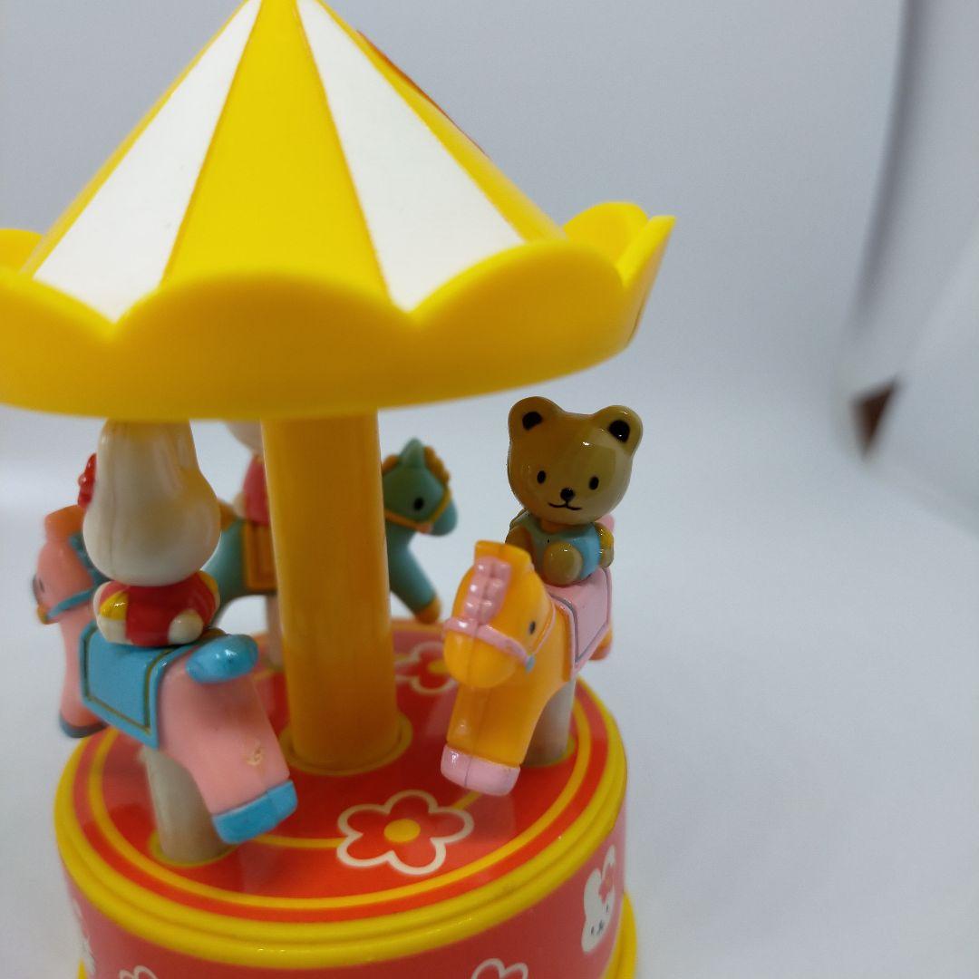 キティ メリーゴーランド 動くおもちゃ イエロー