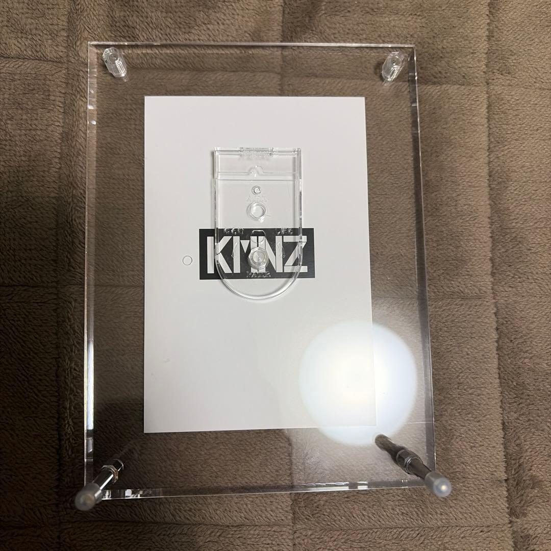 KMNZ サイン