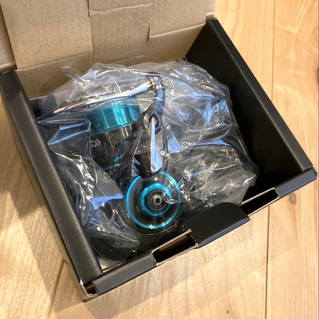 【新品未使用】Daiwa 21 エメラルダス　エア　LT 2500-XH リール