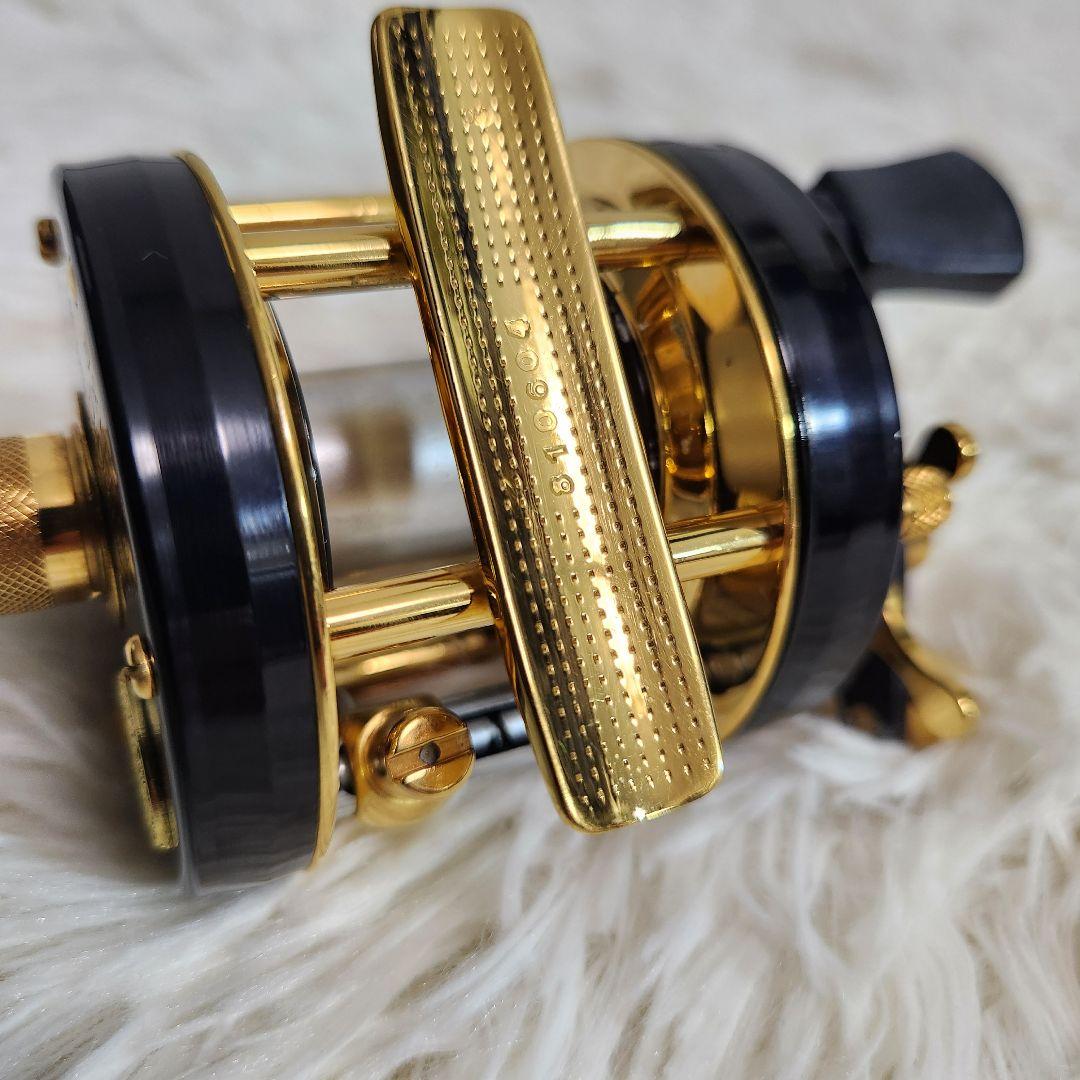 【美品】ABU Ambassadeur 5000C De Luxe 木箱 革袋付