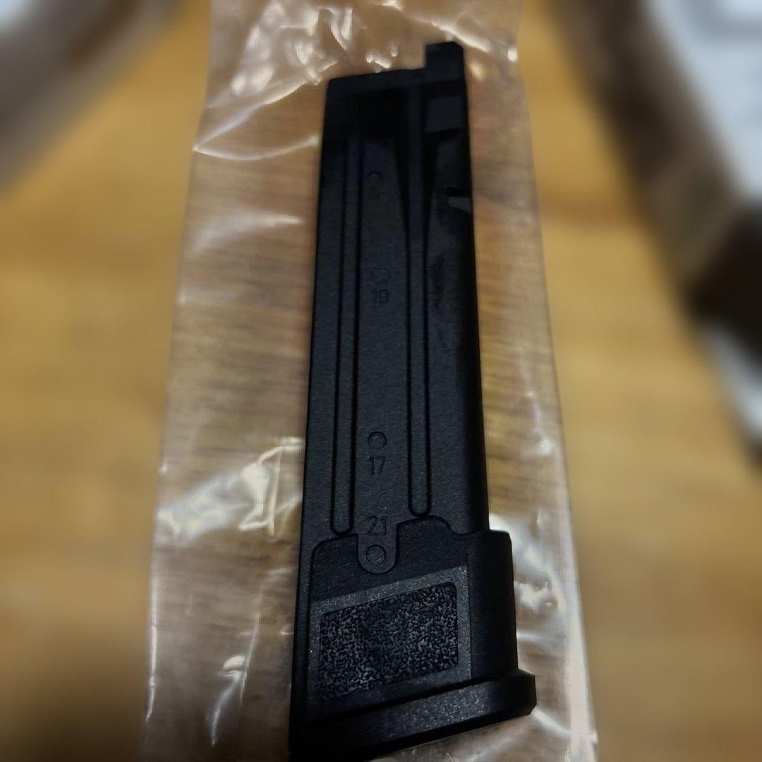 SIG M17 CO2スペアマガジン BK 2本セット