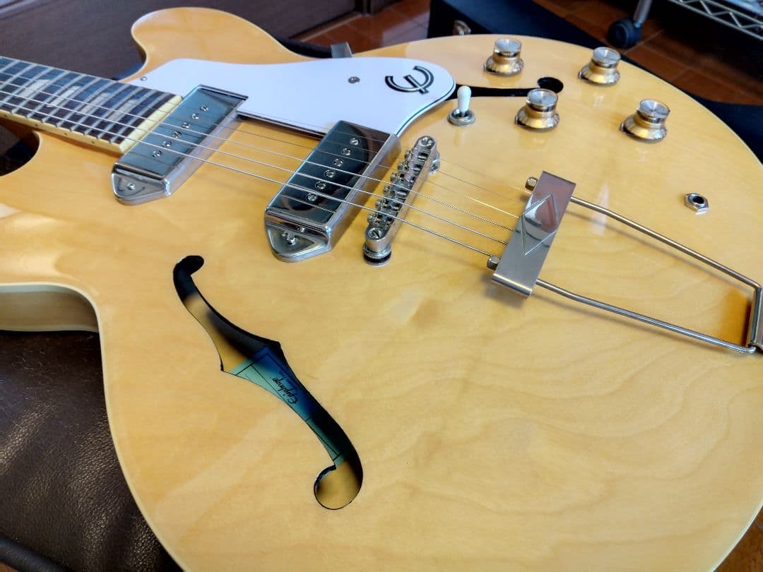Epiphone Casino Natural （ハードケース付）