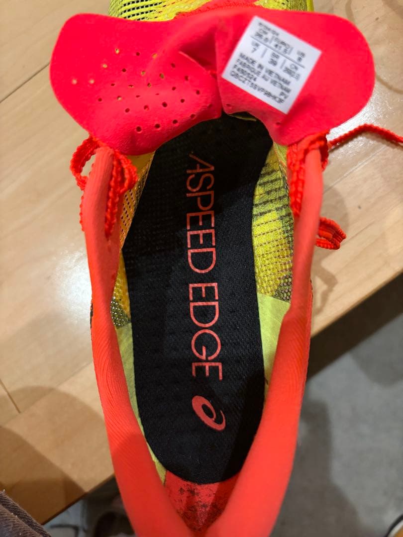 チネリ ASICS メタスピードエッジパリ　26.0cm