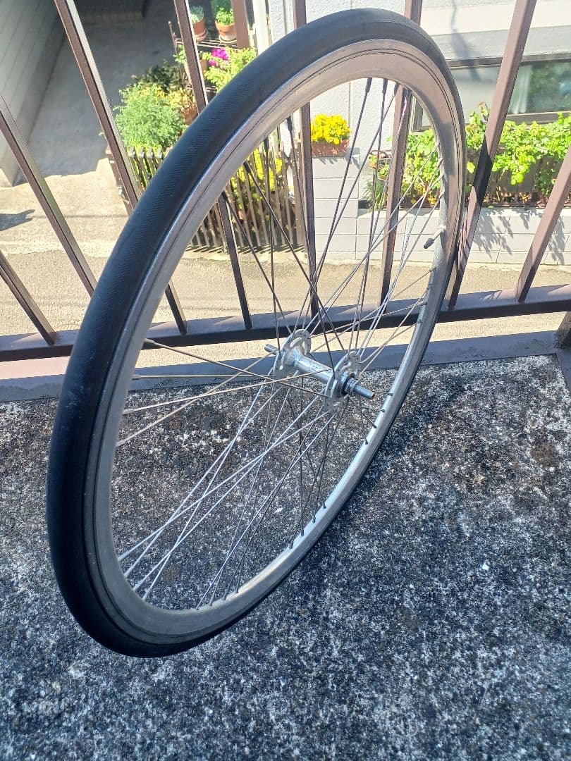 ノバテック前輪ホイール700c