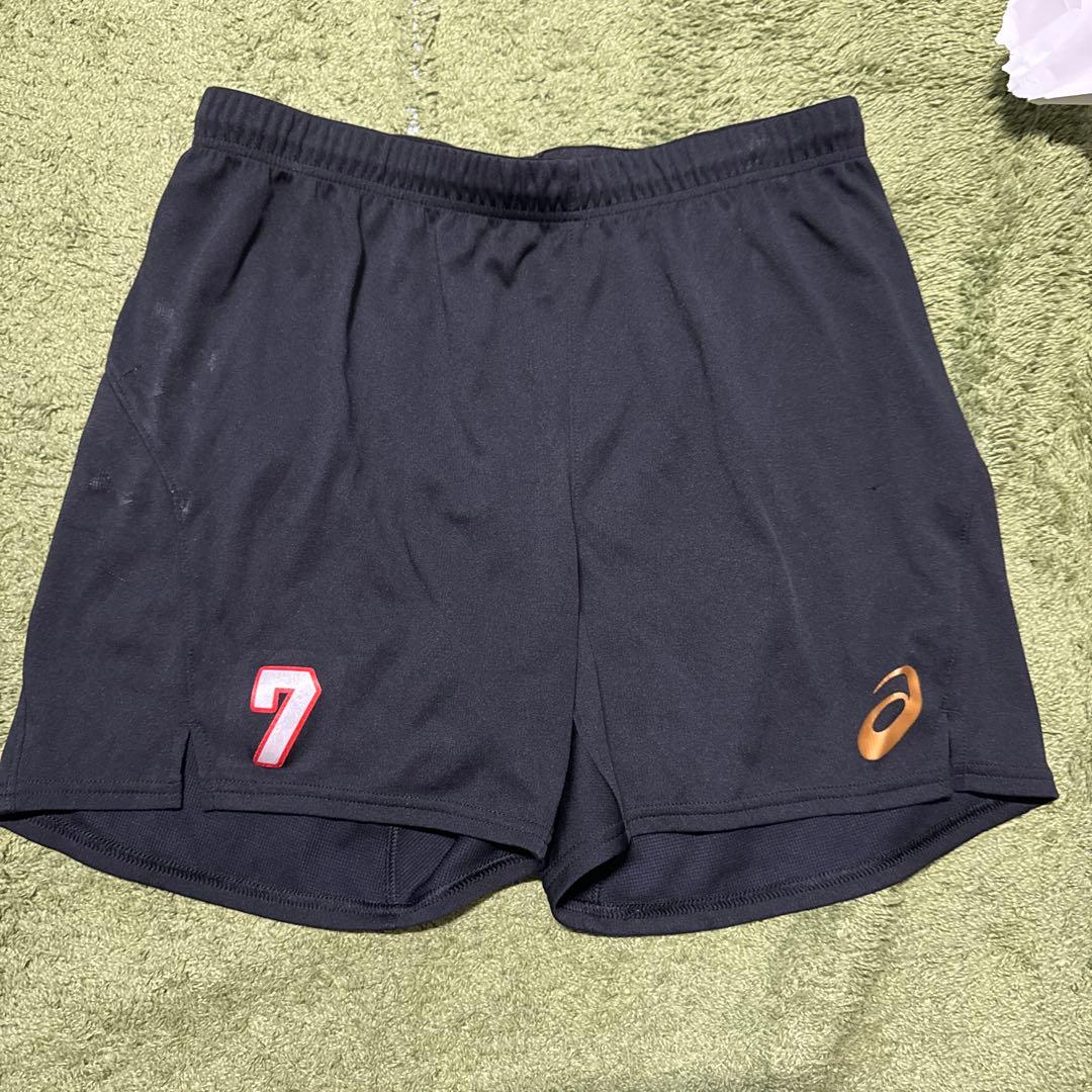 アシックス 黒 バレーボールパンツ 7番