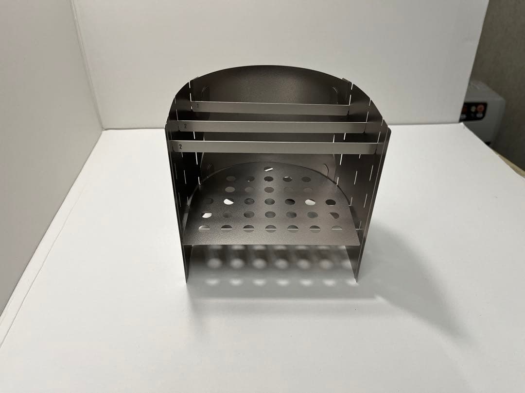 SCREEN STOVE（純チタン製UL焚き火台）