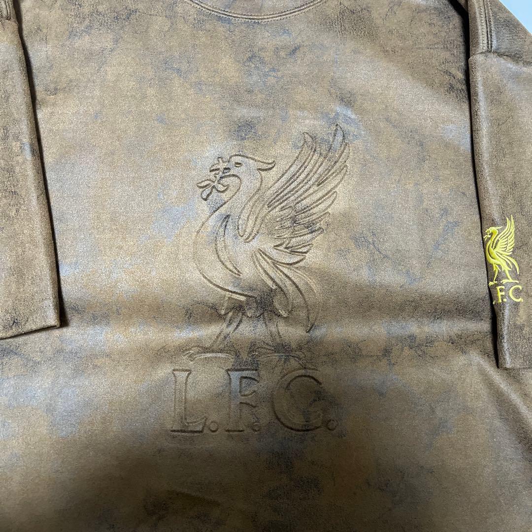 リヴァプールFC　FAKE LEATHER EMBOSS PRINT Tシャツ