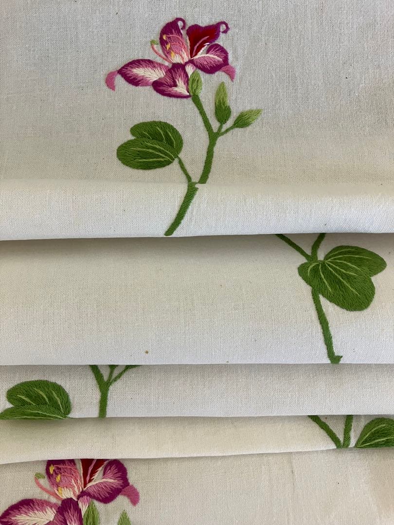 刺繍テーブルクロス175x37cm
