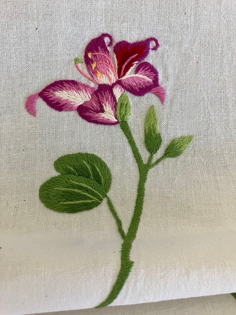 刺繍テーブルクロス175x37cm
