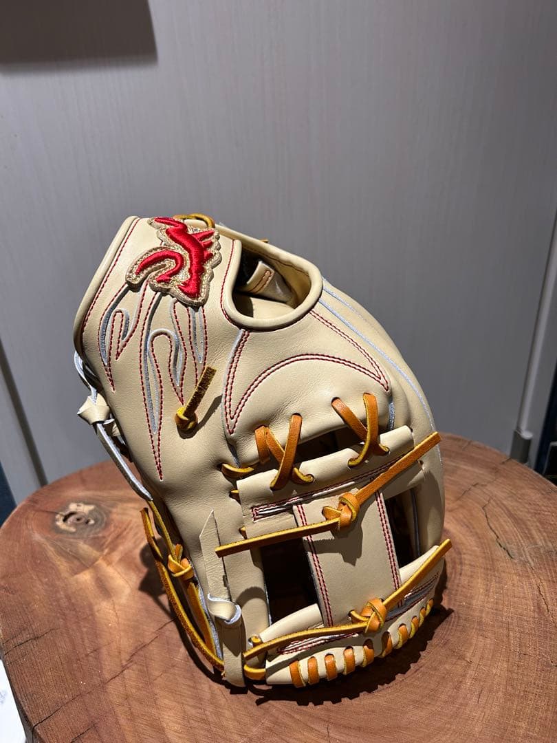 ryu 限定モデル　硬式内野用グローブ（新品）