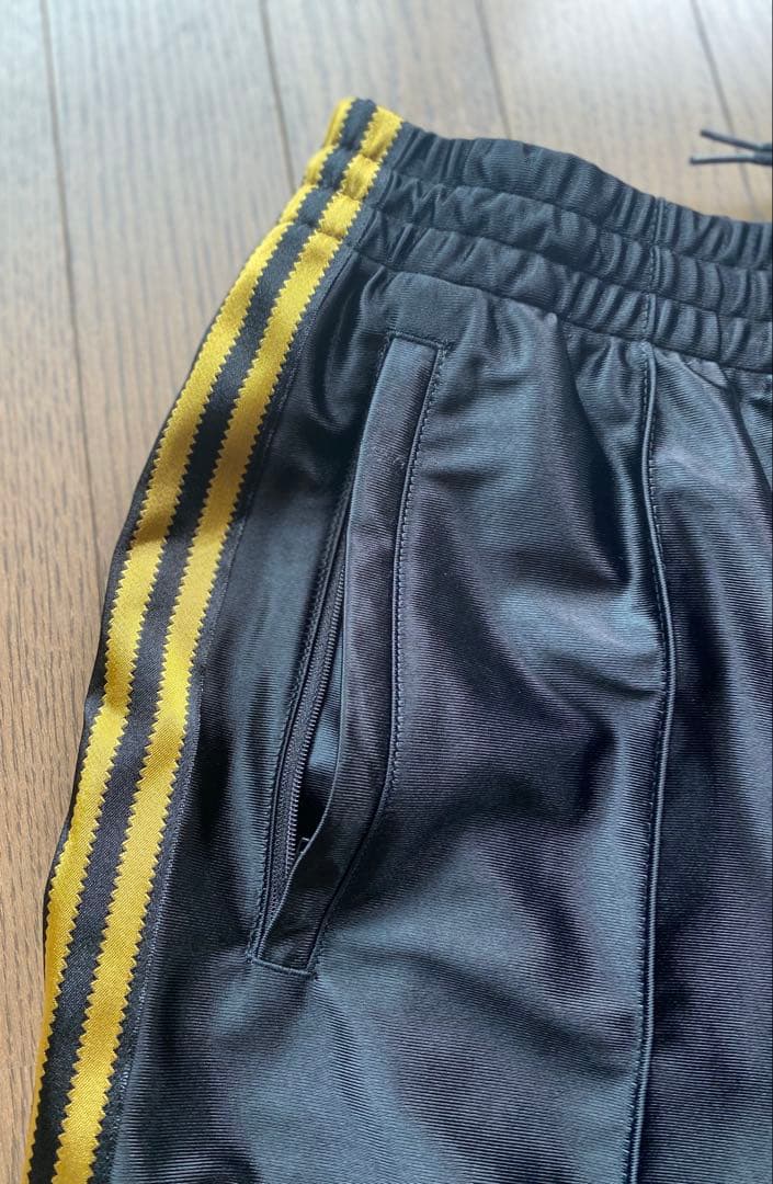 アディダス　adidas ストライプジャージパンツ 黒/金