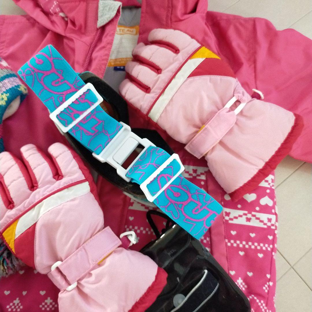 【キレイです】90センチ女の子用スキー、ボードウェア 小物付き 6点セット