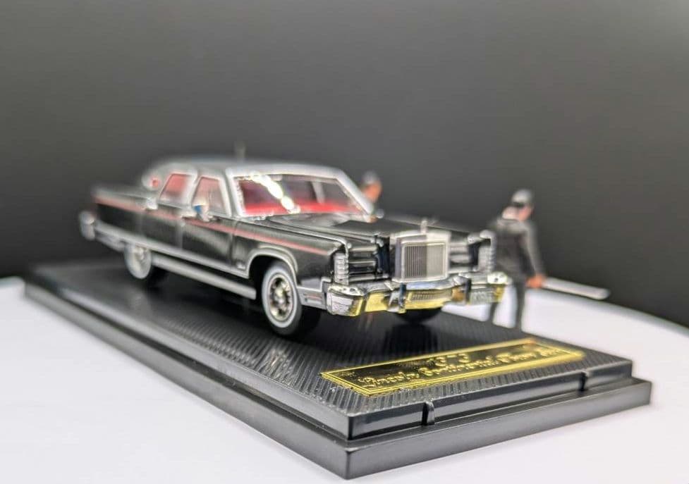 1/64 (1979年型)リンカーン•コンチネンタル＆フィギュア