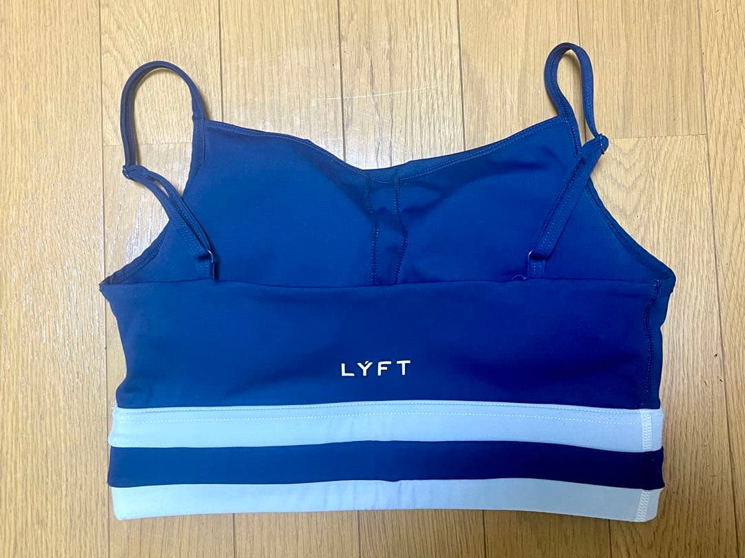 【新作・美品】LÝFT ブラトップ　Mサイズ　ボーダー　ネイビー　LYFT