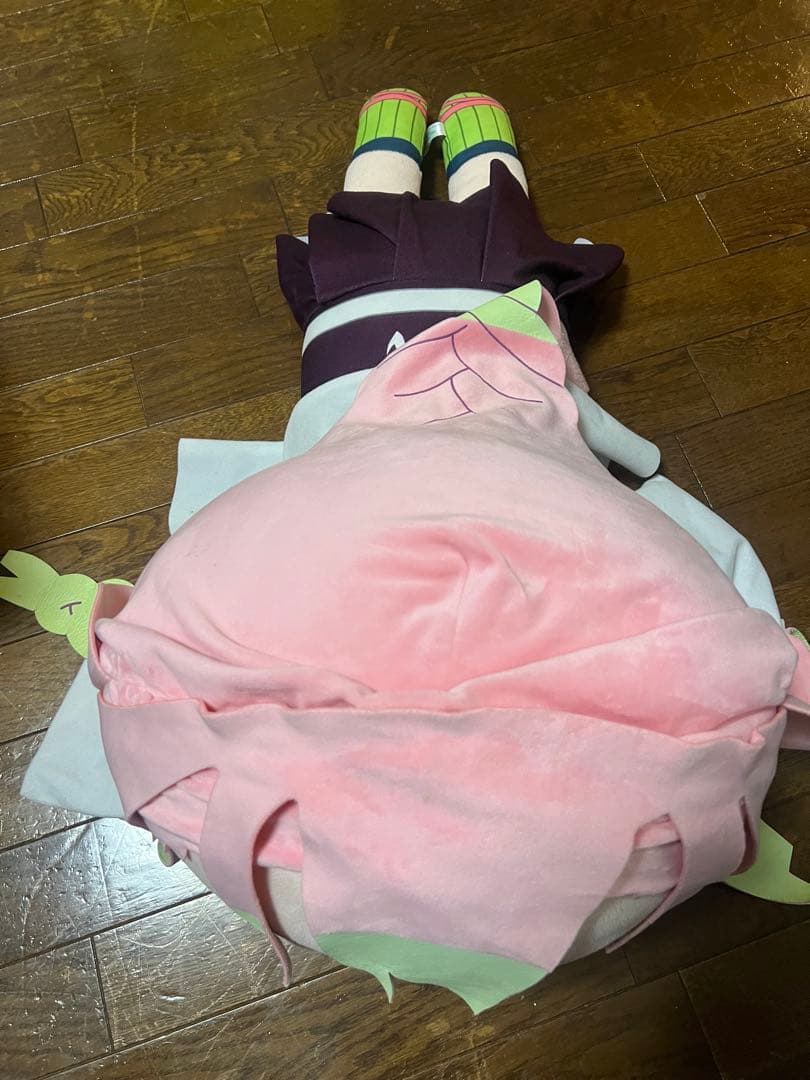 鬼滅の刃　甘露寺蜜璃 特大寝そべりぬいぐるみ