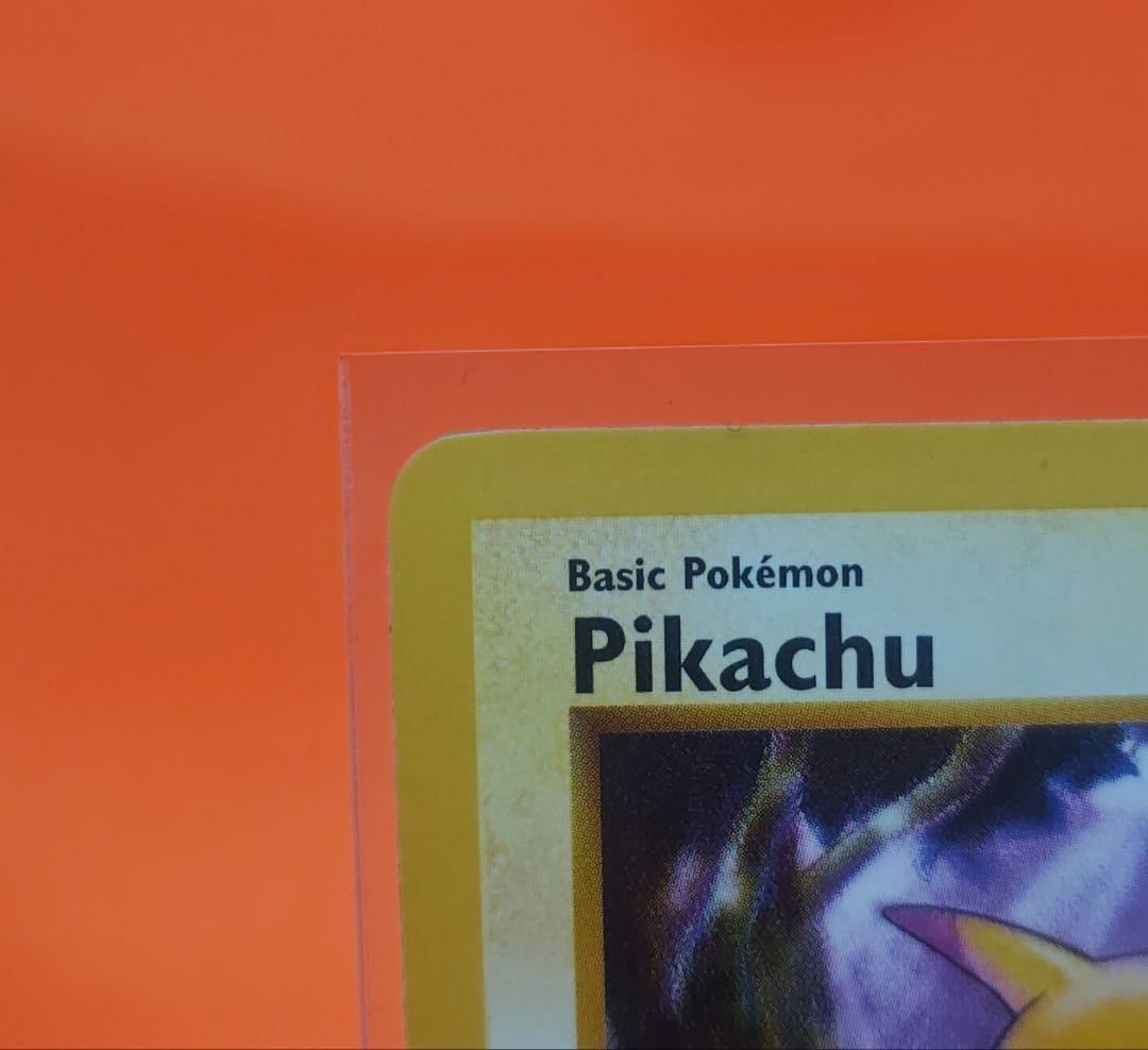 ポケモンカード英語版「ピカチュウ」　シャドーレス・レッドチーク