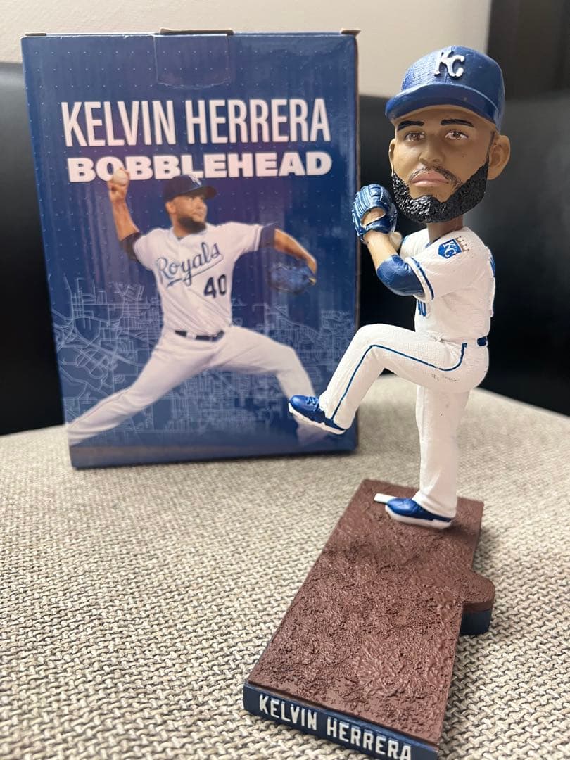 KELVIN HERRERA ボブルヘッドと帽子セット 野球ベースボールキャップ