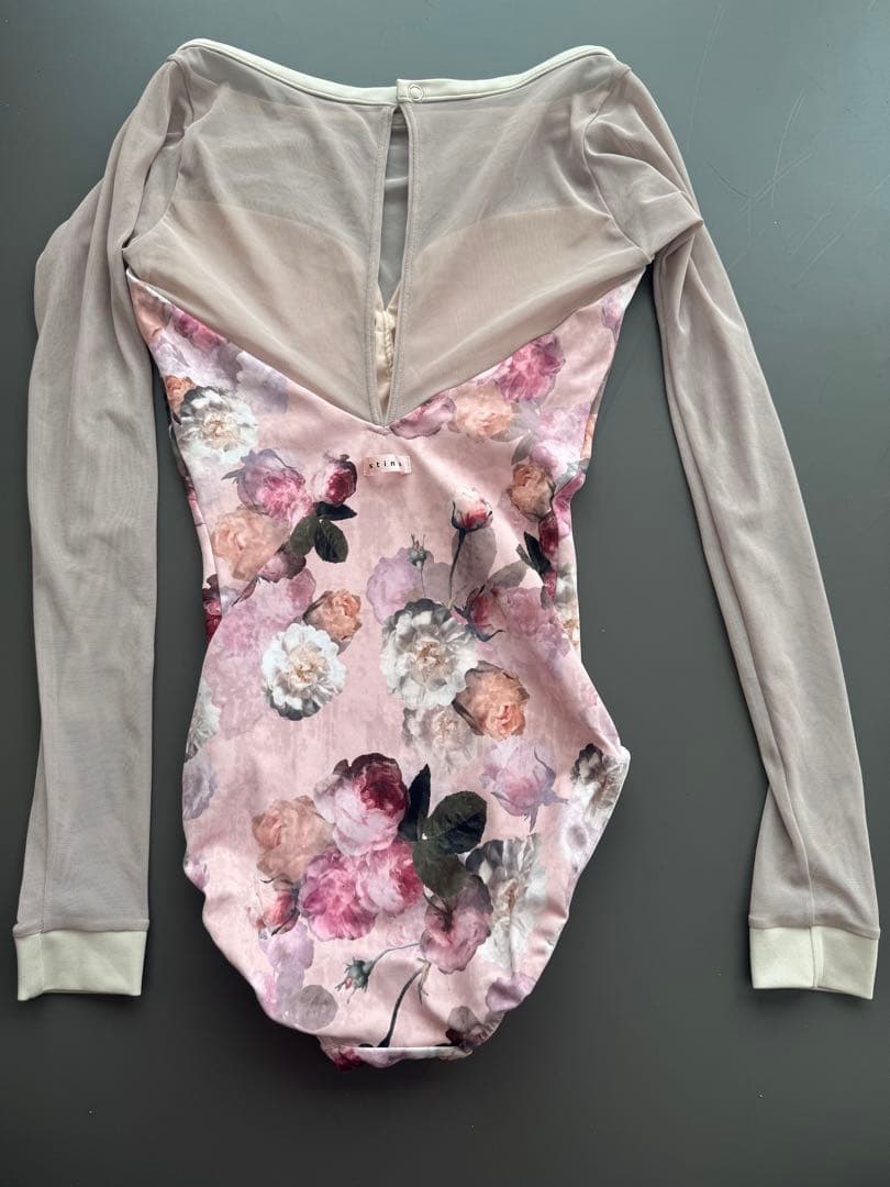 美品　スティナ　Stina レオタード　P