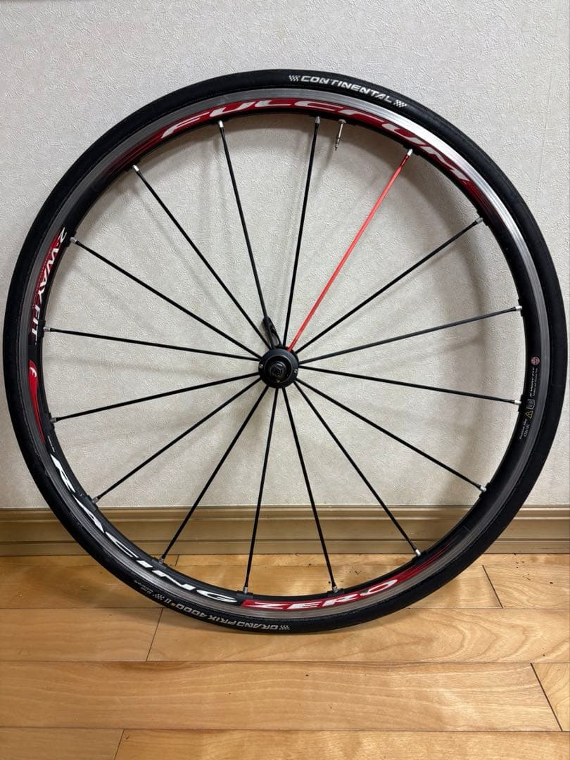 d*9様 フルクラムレーシングゼロ　レッドスポーク フロント