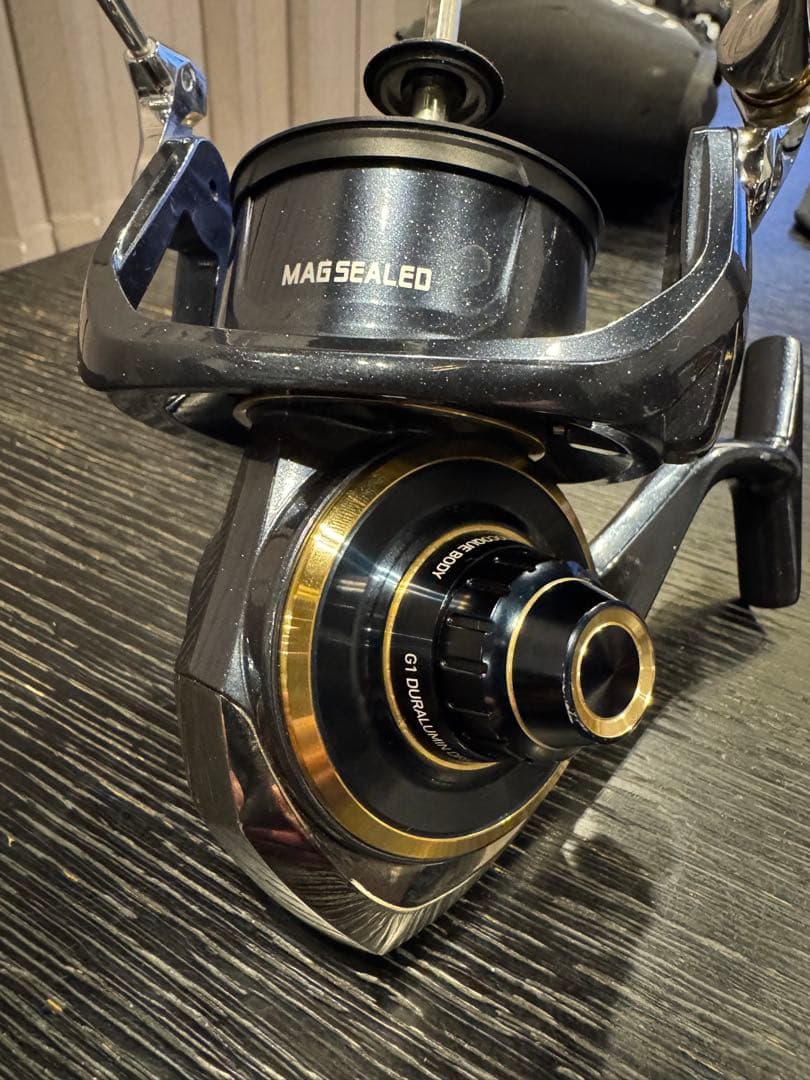 DAIWA SALTIGA 20000-H スピニングリール