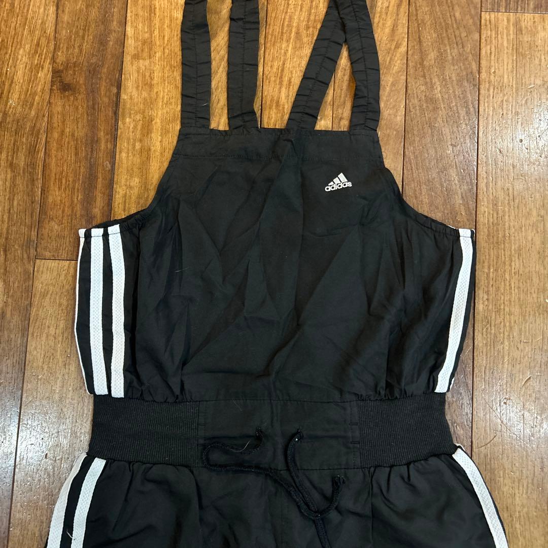 adidas ブラック ストライプ オーバーオール