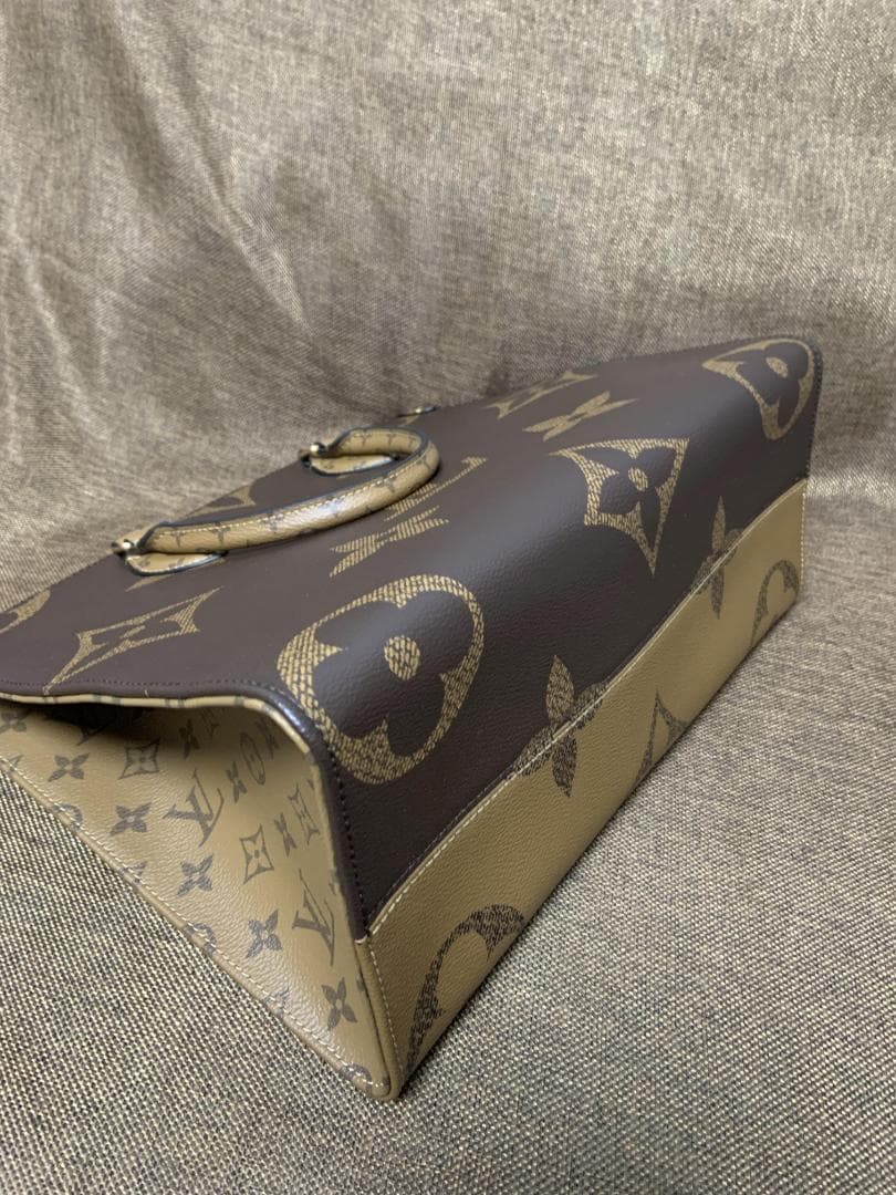 LOUIS VUITTON モノグラム ジャイアント リバース オンザゴーMM