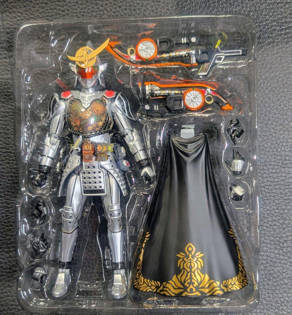 BANDAI S.H.Figuarts 仮面ライダー鎧武 極アームズ